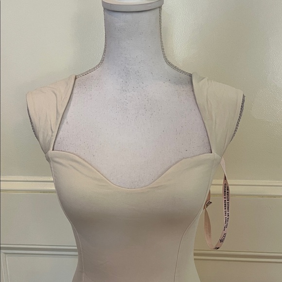 Oh Polly Cream Maxi Dress - Picture 3 of 11